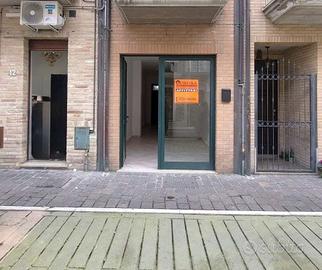 LOCALE CENTRALISSIMO a DUE PASSI DALLA PIAZZA