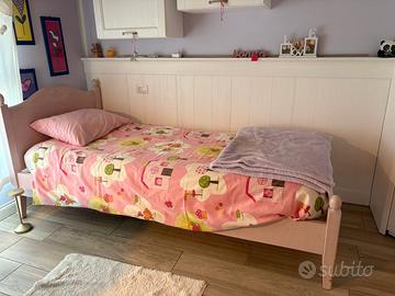 Letto singolo e 2 comodini marca Scandola