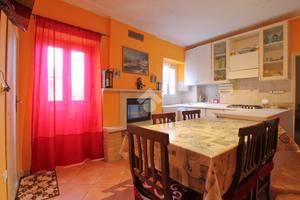 5 LOCALI A POTENZA PICENA