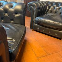 Coppia poltrone Chesterfield in pelle anni 70