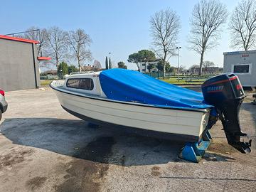 barca cabinata pilotina