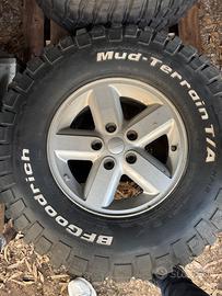 Pneumatici BF Goodrich 255/85/16 KM2