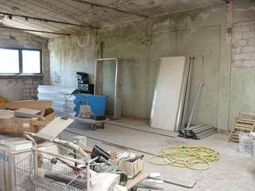 Immobile di 240 m² con 3 locali a Lucca