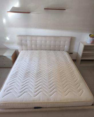 Letto matrimoniale 