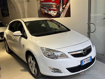Opel Astra 1.7 CDTI 110CV 5 porte Cosmo