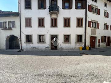 3 LOCALI A TOLMEZZO