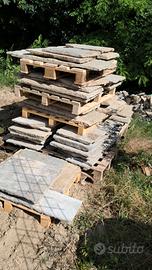 Lastre di pietra antiche