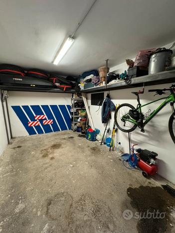 Box garage