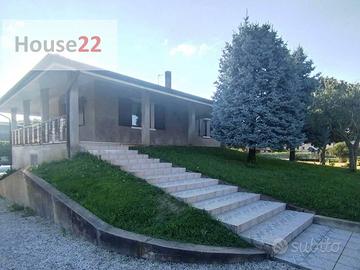 SOSSANO: VILLA SINGOLA DI GRANDI DIMENSIONI CON AM