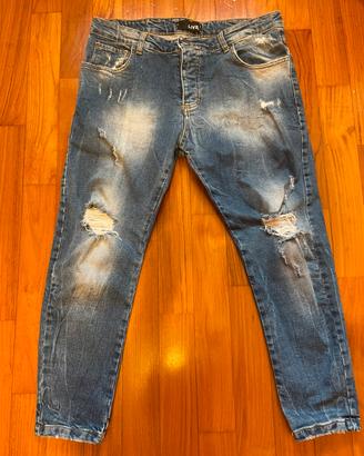 Pantaloni Jeans strappati taglia 46