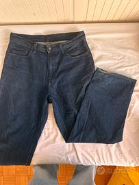 Jeans di Uniqlo blu scuri, 32 di vita