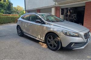 volvo 40 d3 (leggere annuncio)
