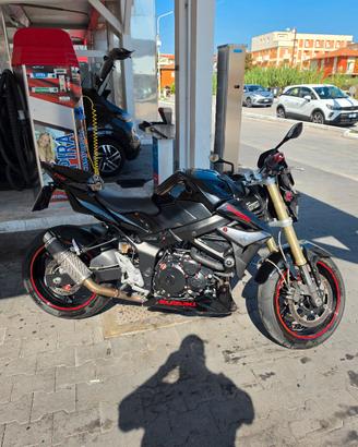 Suzuki GSR 750