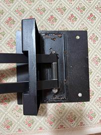 Staffa per televisione