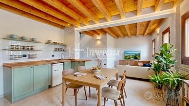 Porzione di bifamiliare con giardino a Canal di Va