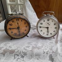 Orologi da tavolo vintage e antico.