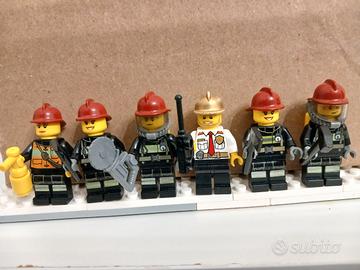 Lego - 12 minifigure vigili del fuoco