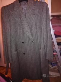 elegante cappotto spigato