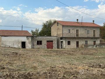 Casolare con terreno in Basilicata