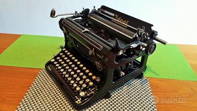 Macchina da scrivere antica: Ideal - mod. DZ33