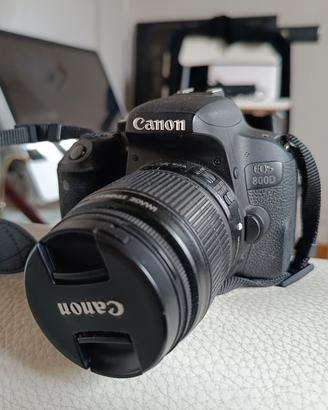 Canon EOS 800d + obiettivo Canon 18-55mm