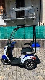 Scooter a tre ruote per disabili e anziani