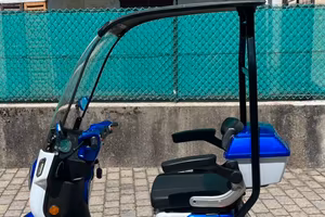 Scooter a tre ruote per disabili e anziani