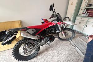 Fantic XEF 125 performant 2025