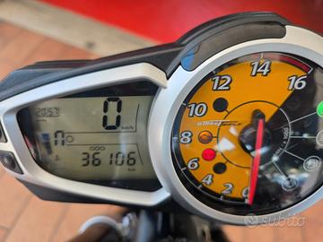 Triumph Street Triple R LEO VINCE