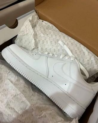 Nike Air Force 1 bianco taglia 38.5 nuove