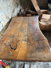 Tavolo in legno di castagno