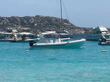 Gommone Stingher 606 XS + 175hp Suzuki + carrello