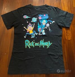 T-shirt Pull & Bear di Rick and Morty