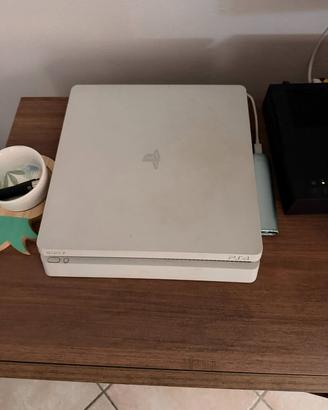 PLAYSTATION 4 BIANCA