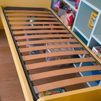 Letto singolo con doghe in legno