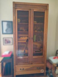 Armadio in legno e vetro stile Liberty