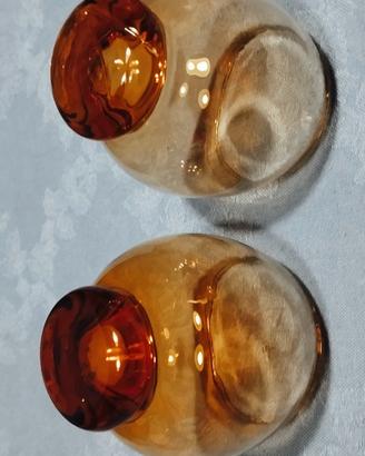 Set di due bicchieri di vetro ambrato anni ' 50