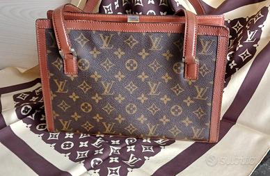 Rara borsa Louis Vuitton anni '70 con Foulard