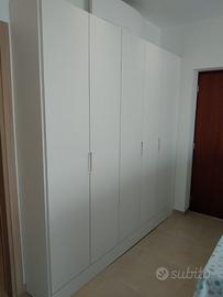 armadio corridoio stretto e grande laminato bianco