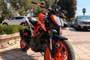 ktm Duke 390 