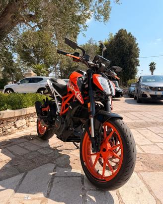ktm Duke 390 