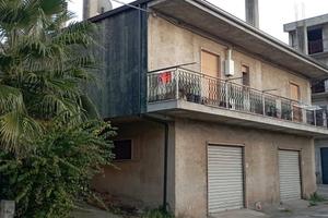 Casa Indipendente + ampio Garage e Cortile