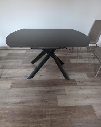 tavolo in gres porcellanato nero 