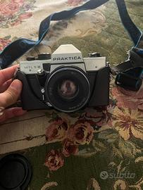 Macchina fotografica praktica