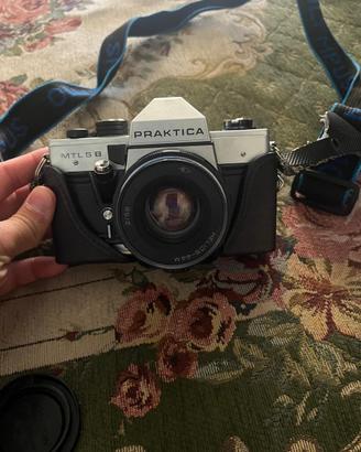 Macchina fotografica praktica