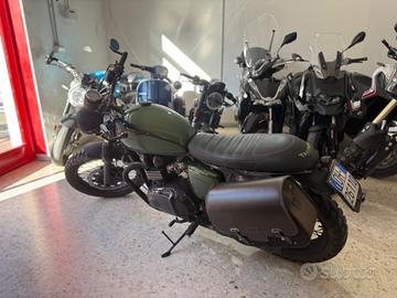 Triumph Bonneville 800 Cafe race