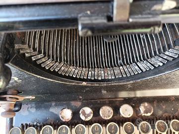 MACCHINA PER SCRIVERE REMINTON