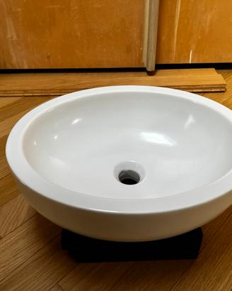 Lavabo appoggio design. Scarabeo