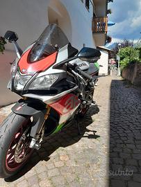 Aprilia RSV4 RF 2018