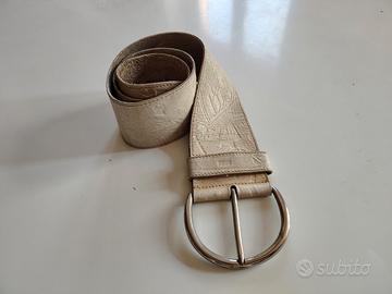 Cintura Prada vintage in pelle goffrata bianca